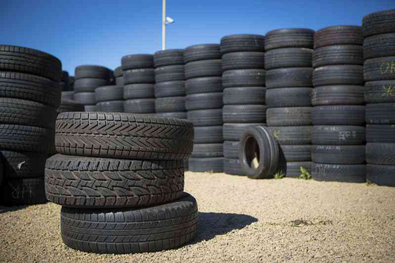 Cómo Iniciar un Negocio de Reciclaje de Neumáticos