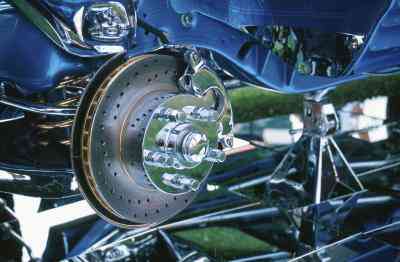 Cómo Cambiar los Rotores Delanteros en 1999 Honda Accord