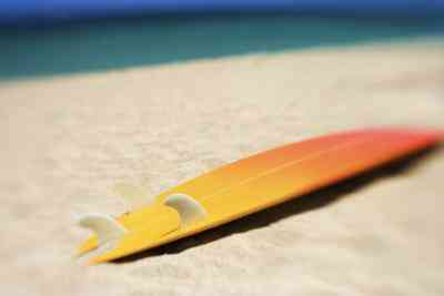 Cómo Hacer una Miniatura de la Tabla de surf de Espuma