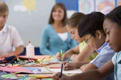 Cómo Enseñar a los Niños Con Bajo nivel Socio-Económico