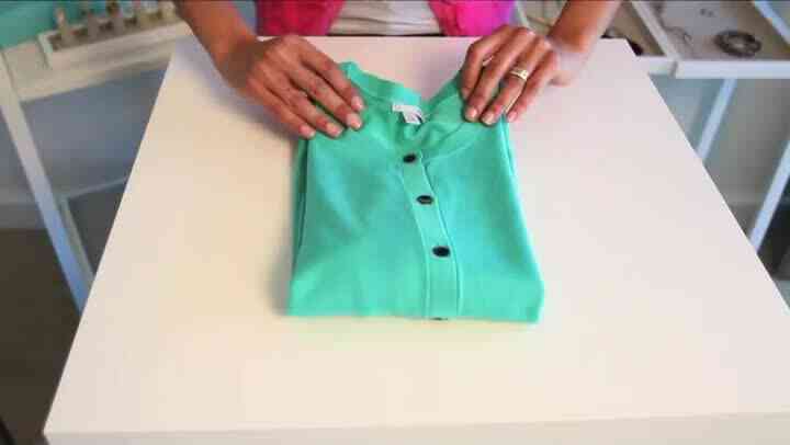 Cómo Doblar una Chaqueta de punto