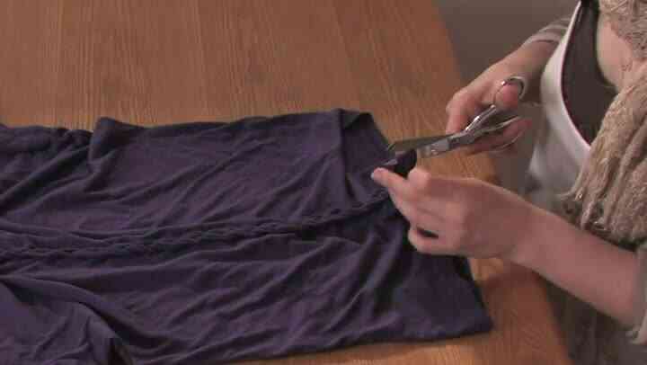 Cómo Cortar & Trenza en la parte de Atrás de una simple T-Shirt
