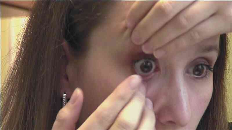 Cómo sacar los Lentes de Contacto Sin Raspar los Ojos