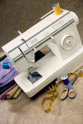 ¿Cuál Es la Diferencia Entre una Máquina de Coser y Overlock?