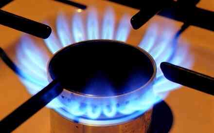¿Cuáles Son los Dos Tipos de Quemadores de una Estufa de Gas de la Superficie?