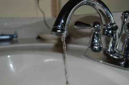 Instrucciones para un Pur Filtro de Agua de Grifo de la Instalación
