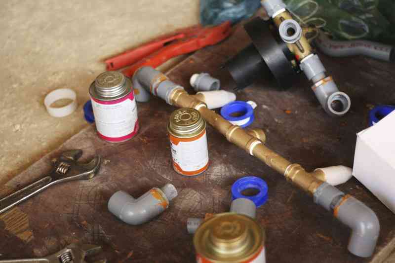 ¿Cuánto Tiempo debo Esperar Después de pegar CPVC Antes de encender el