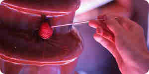 Derrite las chispas de chocolate en el microondas