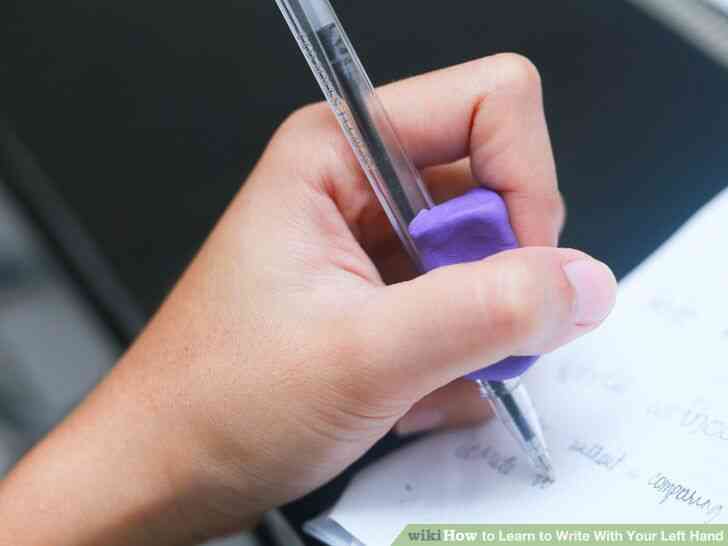 Image titulado Aprender a Escribir Con la Mano Izquierda el Paso 7