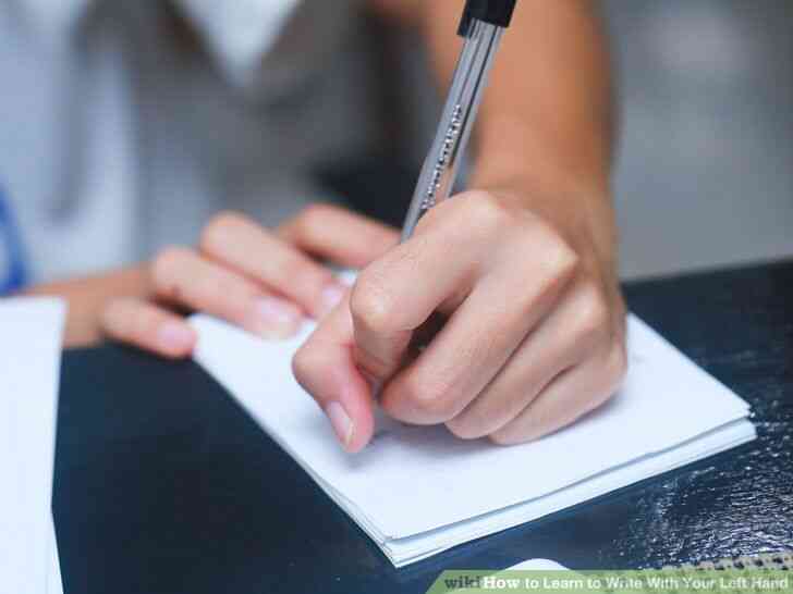 Image titulado Aprender a Escribir Con la Mano Izquierda el Paso 9