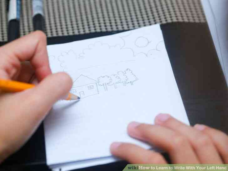 Image titulado Aprender a Escribir Con la Mano Izquierda el Paso 11