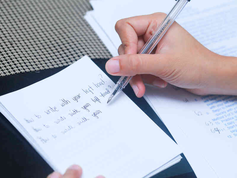 Cómo Aprender a Escribir Con la Mano Izquierda