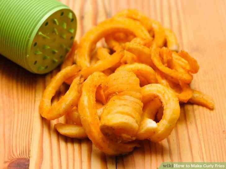 Imagen titulada Hacer Curly Fries Paso 3