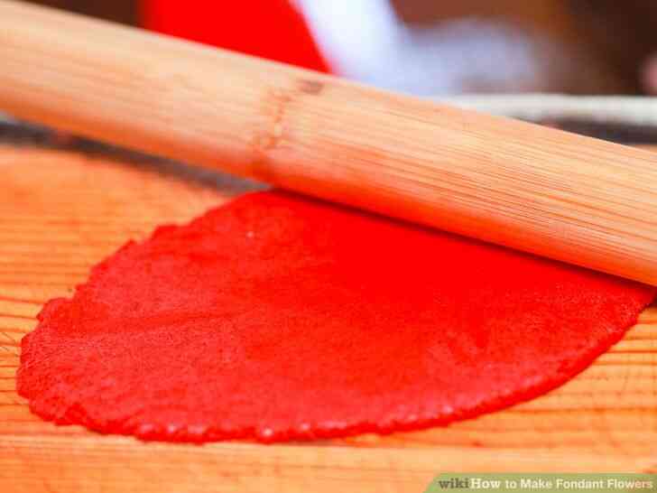 Imagen titulada Hacer Flores de Fondant Paso 8