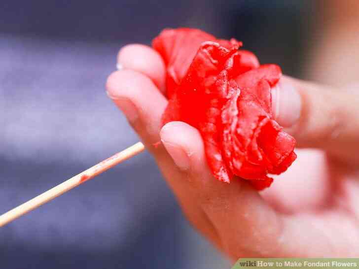 Imagen titulada Hacer Flores de Fondant Paso 14
