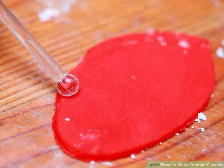 Imagen titulada Hacer Flores de Fondant Paso 19