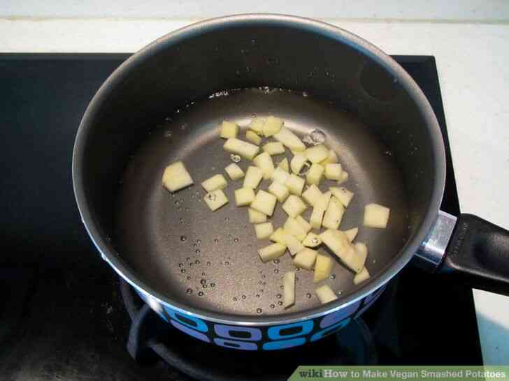 Imagen titulada Hacer Vegana puré de Patatas Paso 1