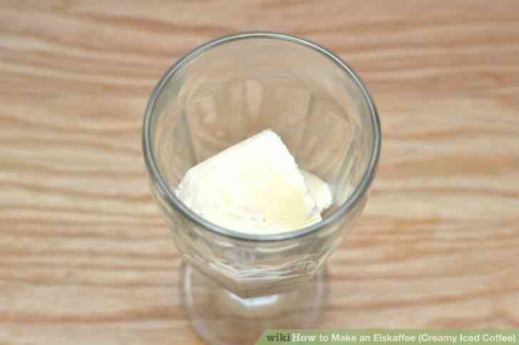 Imagen titulada Hacer un Eiskaffee (Cremoso Helado de Café) Paso 3