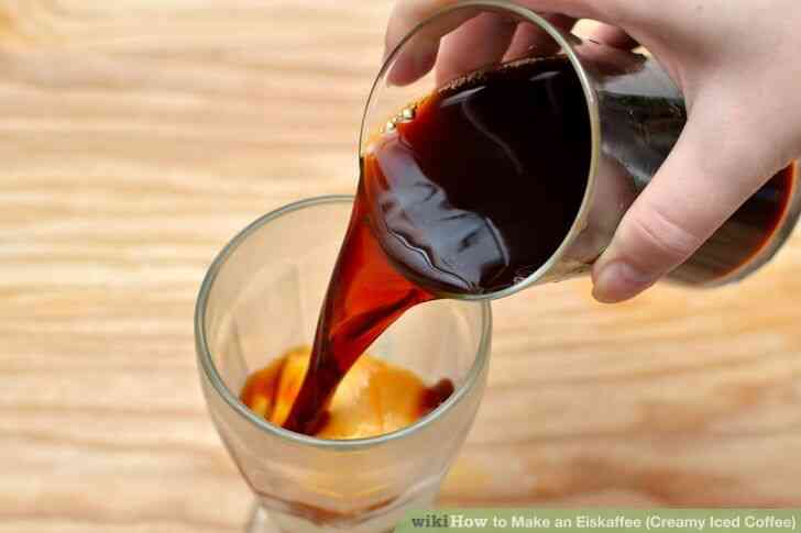 Imagen titulada Hacer un Eiskaffee (Cremoso Helado de Café) Paso 4