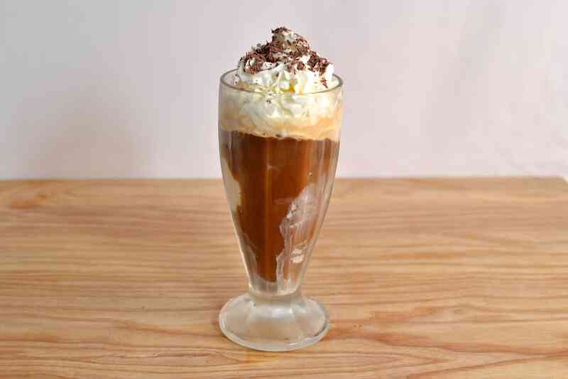 Cómo Hacer un Eiskaffee (Cremoso Helado de Café)