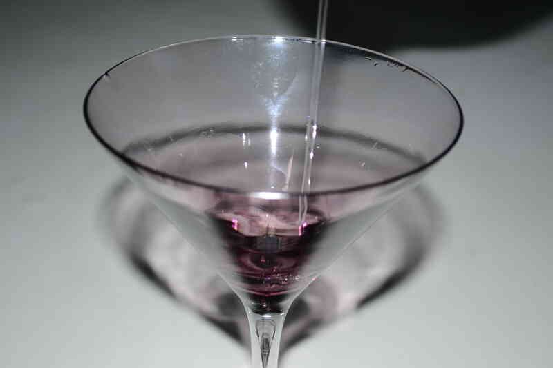 Cómo Enfriar una copa de Martini