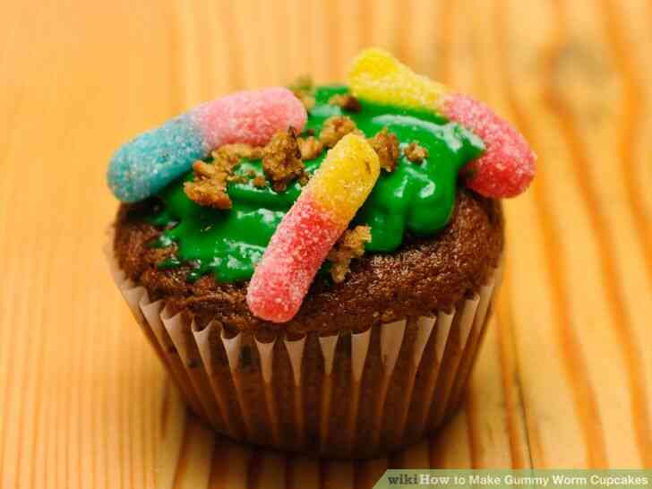 Imagen titulada Hacer Gusano de Gominola Cupcakes Paso 4Bullet1