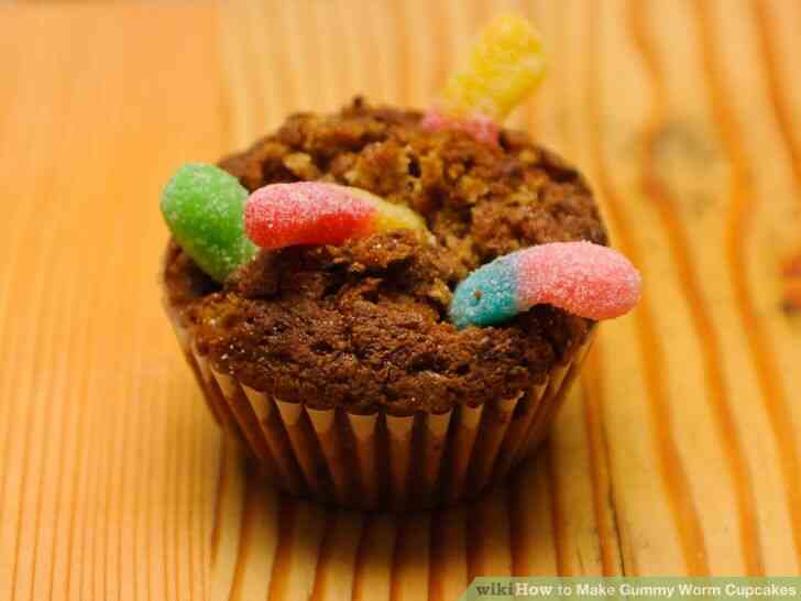 Imagen titulada Hacer Gusano de Gominola Cupcakes Paso 4Bullet2