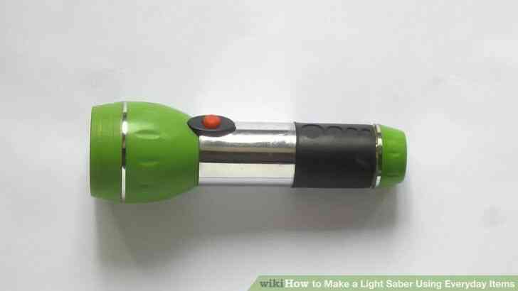 Imagen titulada Hacer un Sable de Luz Utilizando Elementos Cotidianos Paso 1 vista previa