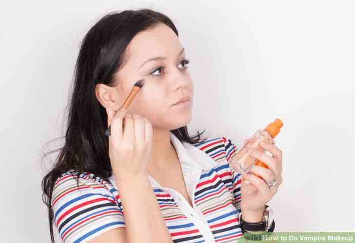 Imagen titulada Hacer de Vampiro Maquillaje Paso 4
