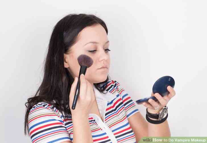 Imagen titulada Hacer de Vampiro Maquillaje Paso 5