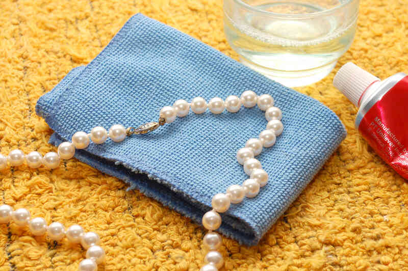 Cómo Limpiar Un Collar de Perlas