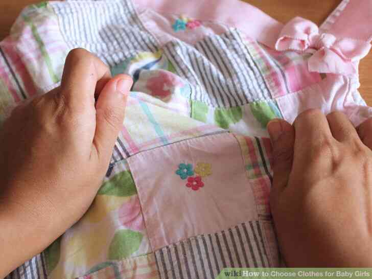 Imagen titulada Elegir la Ropa de Bebé para Niñas Paso 5