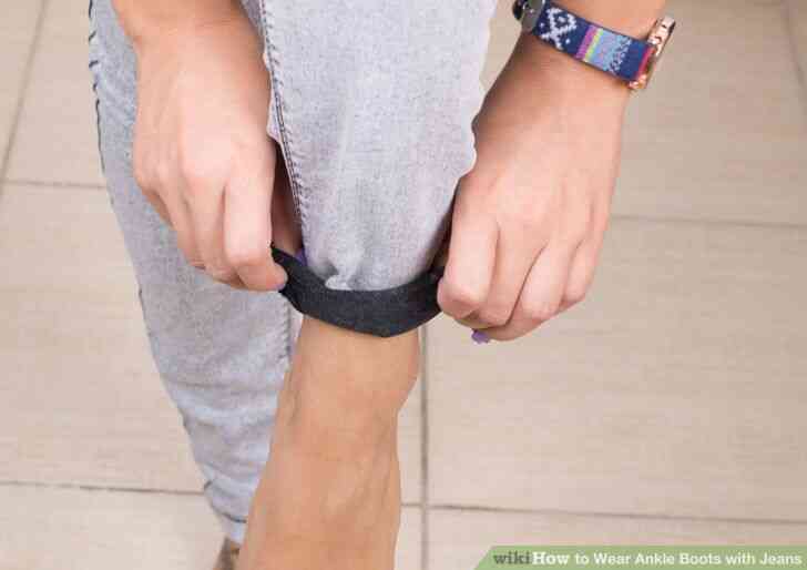 Imagen titulada Desgaste de Tobillo Botas con Jeans Paso 6